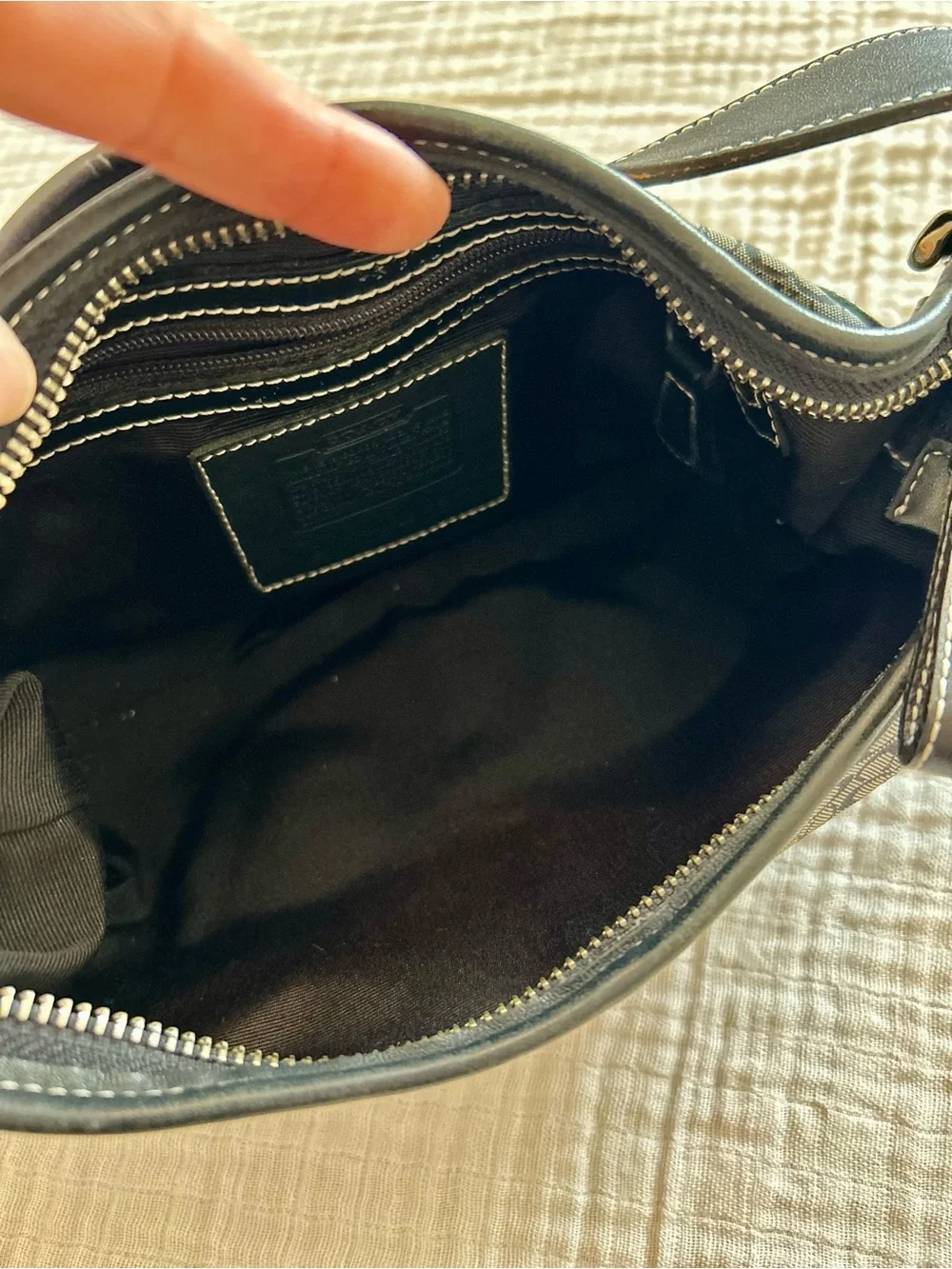 Vintage Coach SoHo Signature C Crescent Hobo Black & Gray Handbag 6351